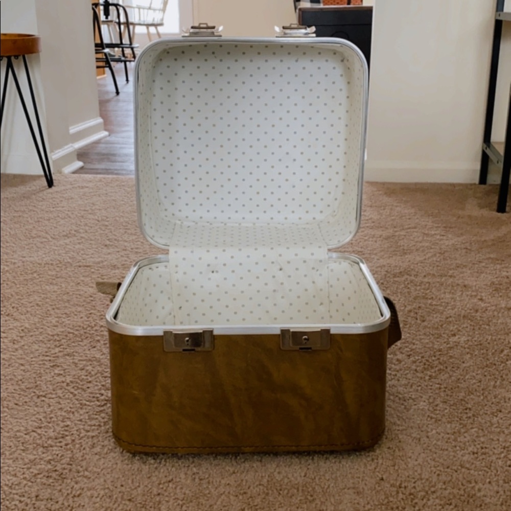 1940s hat box train case